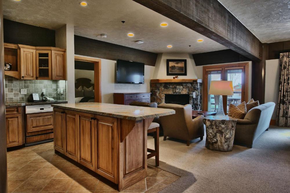 Luxury Three Bedroom Suite with Two Hot Tubs apartment hotel